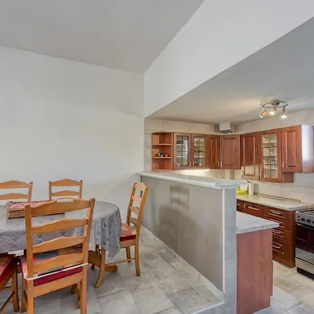 Апартаменты Basta